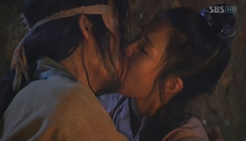 Cổ trang hay phim người lớn? - 2