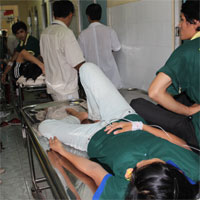 Tin tức trong ngày - Làm ca ba, công nhân ngất xỉu hàng loạt