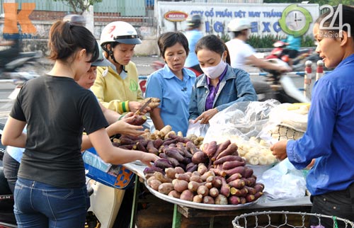 Cận cảnh bữa sáng công nhân thời bão giá - 10