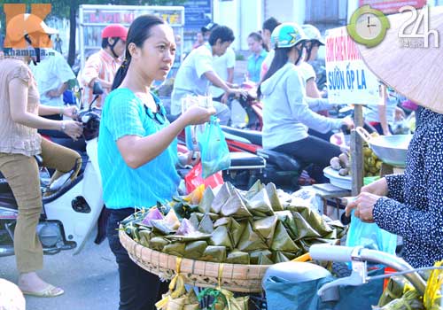 Cận cảnh bữa sáng công nhân thời bão giá - 12