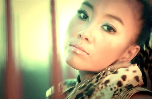 Đoan Trang hoang dã với Độc bước - 2