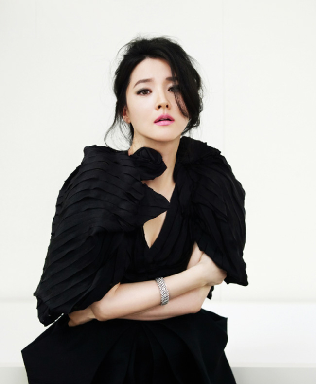 Lee Young Ae cũng bật mí, kế hoạch trở lại màn ảnh nhỏ là sau khi sắp xếp được công việc gia đình.