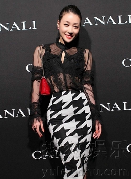 Phan Sương Sương: Ngực khủng vẫn cô đơn! - 17