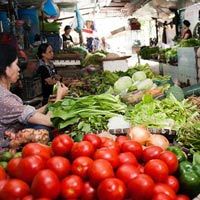Tin tức trong ngày - "Không tăng lương lấy tiền đâu đi chợ?"
