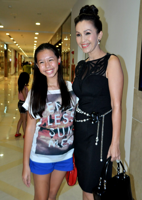 Diễm My khoe con gái giống hệt mẹ - 5