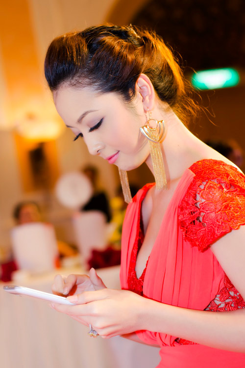 Jennifer Phạm lộng lẫy và quyến rũ - 12