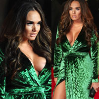 Xu hướng thời trang - Nữ tỷ phú diện váy khoét xẻ nhức mắt