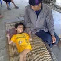 Tin tức trong ngày - Hà Tĩnh: Người tàn tật bị "chặn" trợ cấp