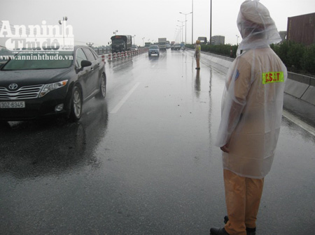 Chùm ảnh 10 ôtô "dồn toa" ở cao tốc trên cao - 8