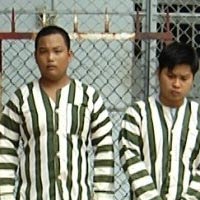 Pháp luật - Bắt nhóm dân quân đánh người, cướp của