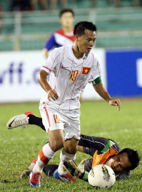 Thắng Lào, nhưng tuyển thủ VN còn lóng ngóng - 4
