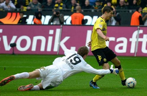 Freiburg - Dortmund: Chiến quả đầu tiên - 1