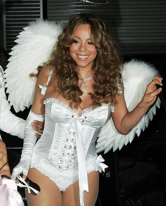 Thiên thần mặc nội y Mariah Carey

