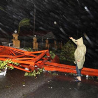 Tin tức trong ngày - Siêu bão Sơn Tinh tàn phá miền Bắc