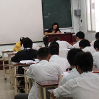 Giáo dục - du học - Lại “bán trường” để tránh giải thể