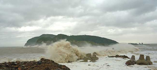 Siêu bão Sơn Tinh tàn phá miền Bắc, Tin tức trong ngày, bao son tinh, bao so 8, sieu bao, bao di chuyen nhanh, sieu bao son tinh, bao 2012, mua mua bao, mua mua bao 2012, bao, tin nhanh, tin hot, tin tuc, vn