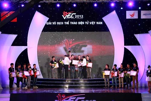 Đêm Vinh danh tài năng eSports Việt - 2