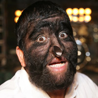 Phi thường - kỳ quặc - "Người sói" biểu diễn tuyệt chiêu