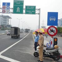Tin tức trong ngày - Tận thu cũng không đủ tiền bảo trì đường bộ