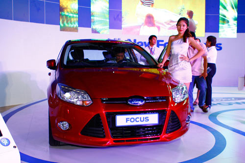 Ford Focus mới giá từ 689 triệu đồng - 1