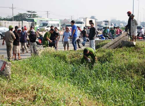Lao xe xuống hố, nam thanh niên chết thảm - 1