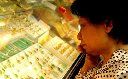 Huy động sức vàng: Không hẳn hết cách - 1