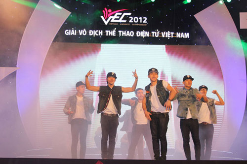 Tôn vinh các tài năng eSport Việt 2012 - 7