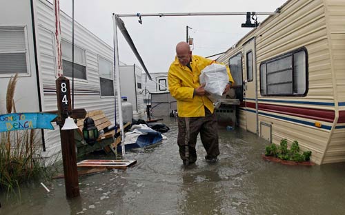 Chùm ảnh: Sức tàn phá dữ dội của bão Sandy - 7