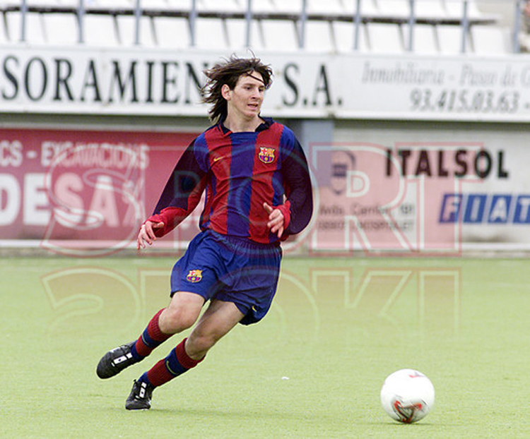 Messi đã phải trải qua những ngày tháng khổ luyện cùng lò đào tạo trẻ La Masia trước khi hướng tới chinh phục những đỉnh cao của bóng đá Thế giới vào thời điểm hiện nay.
