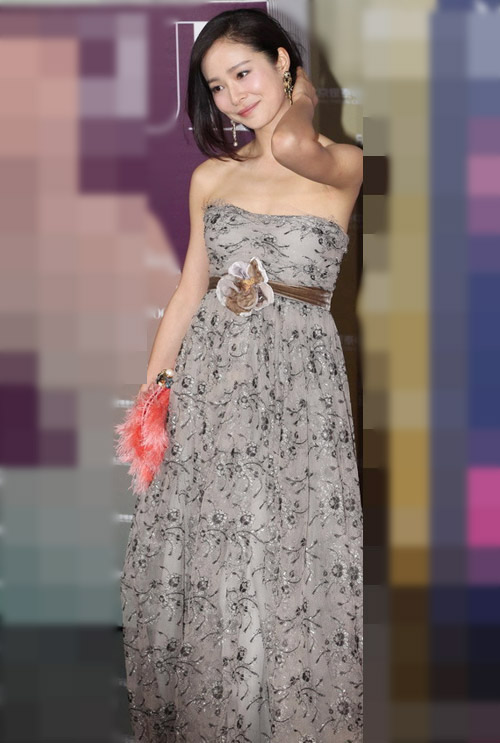 Trương Mạn Ngọc bị chê lụi tàn xơ xác - 7