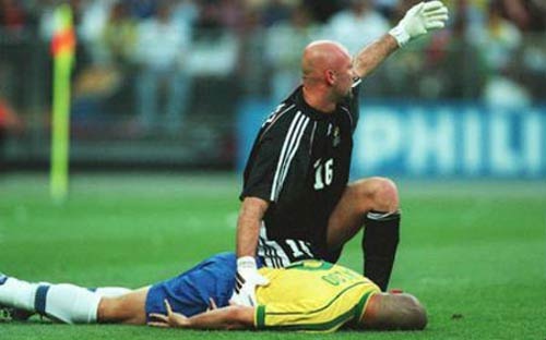 Ro "béo" bán độ tại CK World Cup 1998? - 2