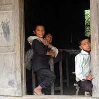 Tin tức trong ngày - Lạc lối ở lưng chừng "miền đất khổ"