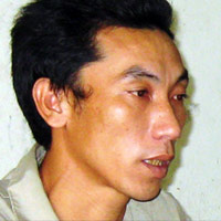 Pháp luật - Sai con nuôi tạt a xít vợ "hờ"