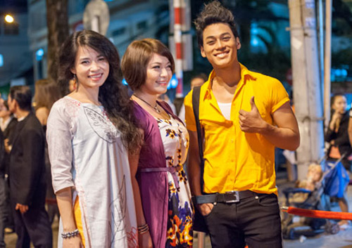 Học trò Mr Đàm rủ nhau đi xem 007 - 2