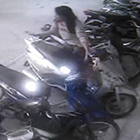 Tin tức trong ngày - Giúp người bị nạn, "tiện tay" khoắng 10 triệu