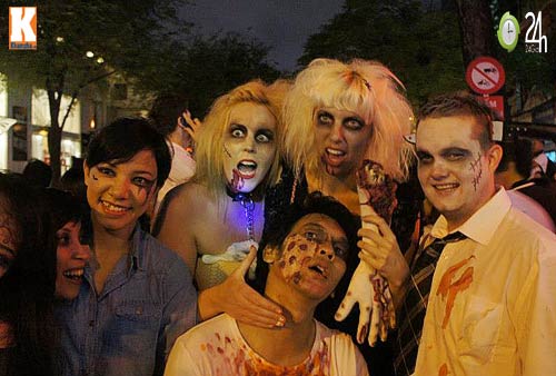 Giới trẻ hóa trang rùng rợn chơi Halloween - 9