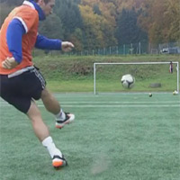 Bóng đá - Top những pha sút bóng không tưởng (P5)