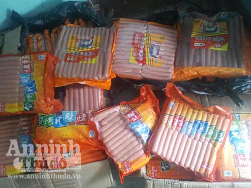 Tiêu hủy lượng hàng hóa lớn do TQ sản xuất - 1