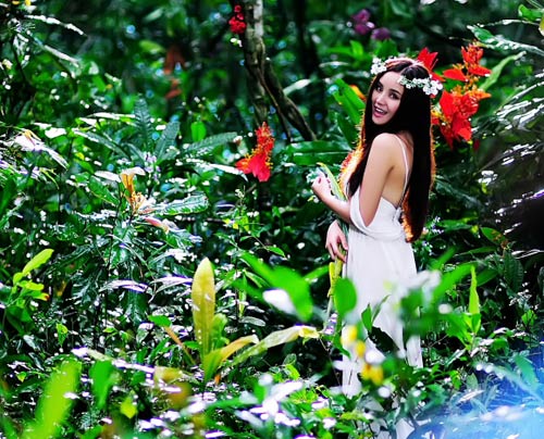 Vy Oanh đẹp hút mắt giữa rừng - 3