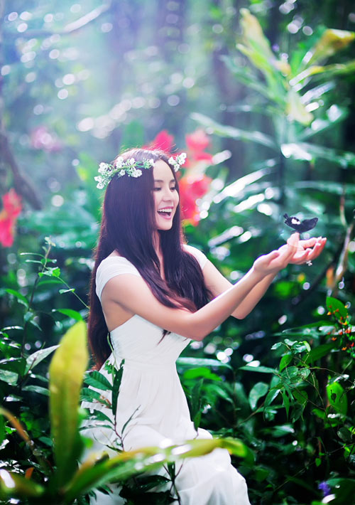 Vy Oanh đẹp hút mắt giữa rừng - 5