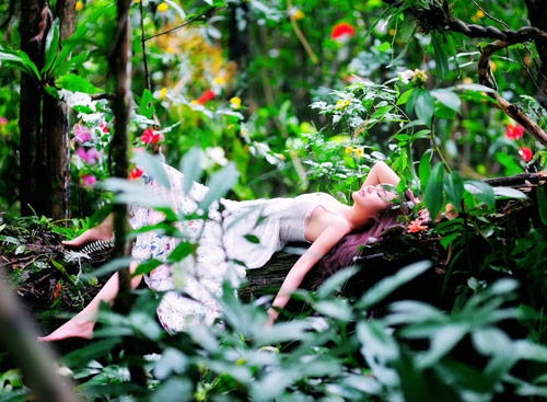 Vy Oanh đẹp hút mắt giữa rừng - 6