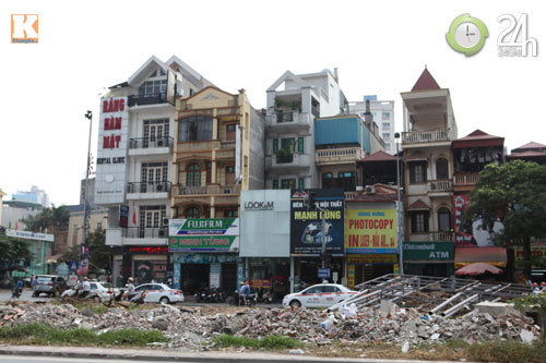 HN: Rác, phế thải xây dựng đầy đường - 12