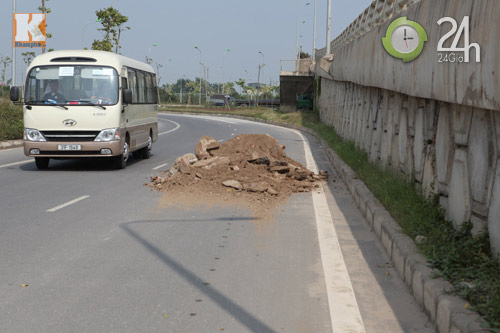 HN: Rác, phế thải xây dựng đầy đường - 6