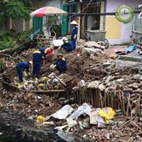 Tin tức trong ngày - HN: Rác, phế thải xây dựng đầy đường