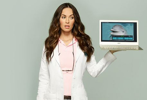 Megan Fox hút hồn trong quảng cáo Acer - 1