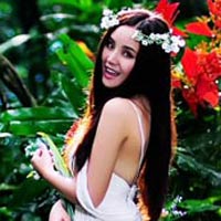 Ca nhạc - MTV - Vy Oanh đẹp hút mắt giữa rừng