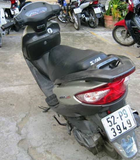 CSGT bắt kẻ cướp xe máy trong cốp hơn 3 tỷ - 2