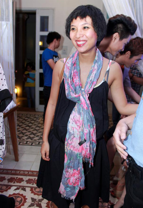 MC Thùy Minh khoe bụng bầu 8 tháng - 3