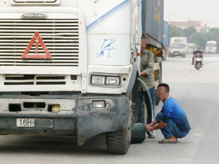 Cận cảnh những điểm đen hút "máu" xe tải - 3