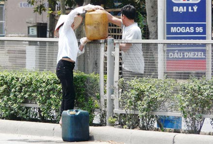 Cận cảnh những điểm đen hút "máu" xe tải - 5